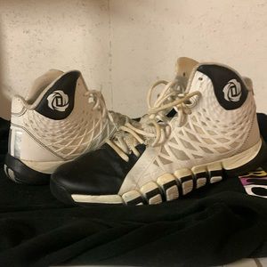 Adidas Derrick Rose Basketball shoes